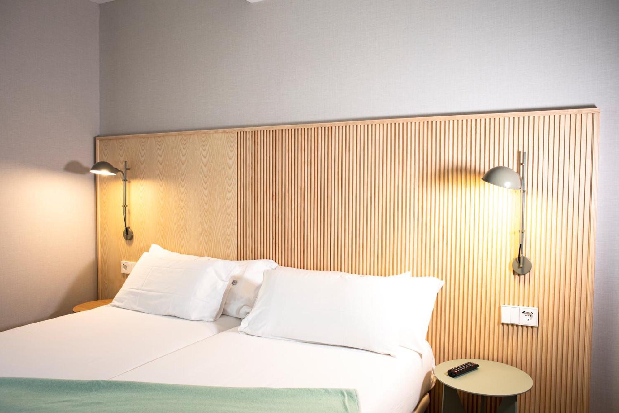Hotel Dos Rios Origen Аїнса Екстер'єр фото