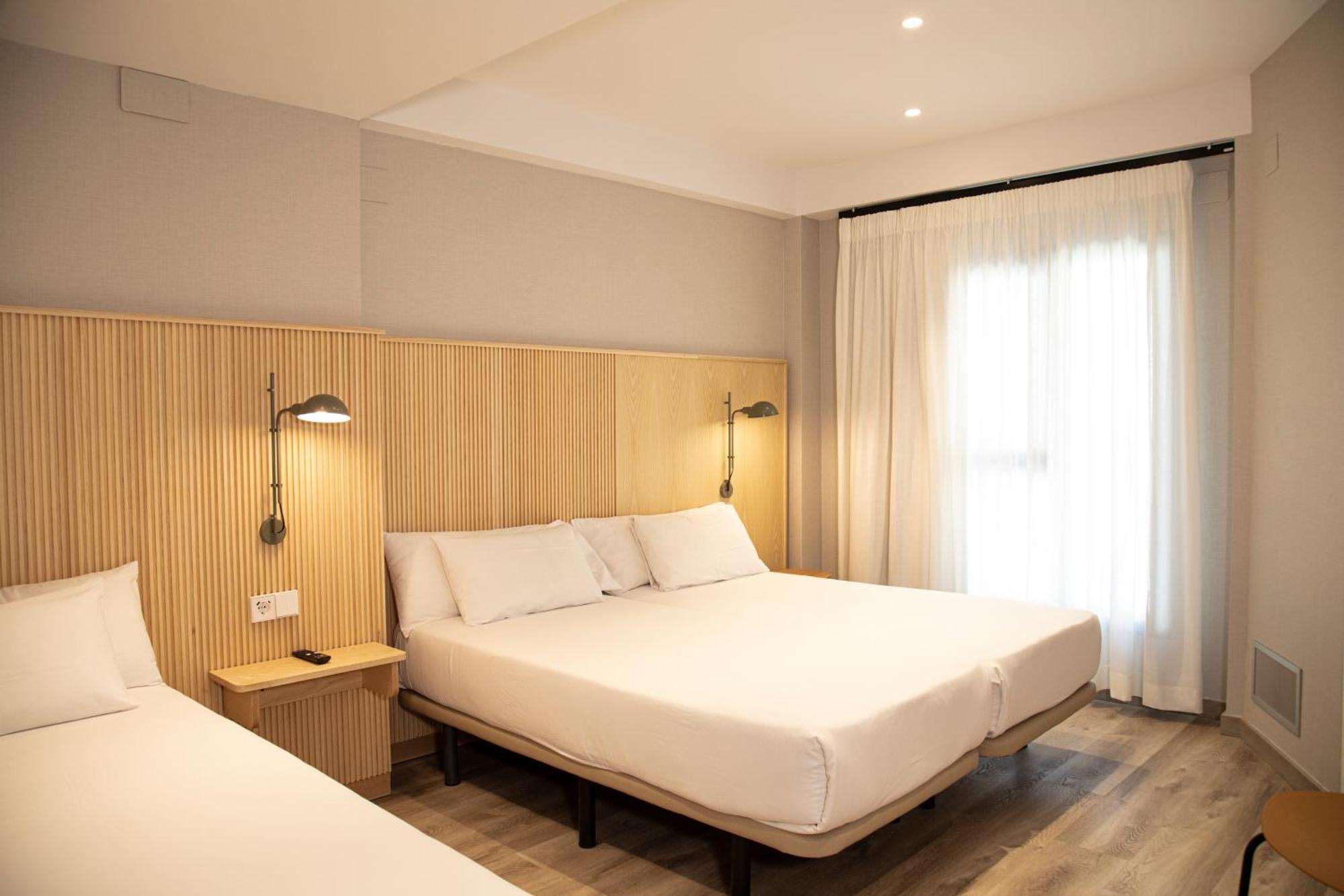 Hotel Dos Rios Origen Аїнса Екстер'єр фото