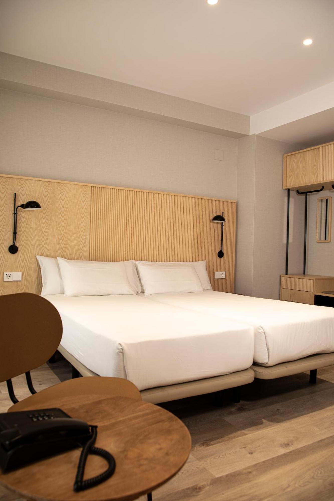 Hotel Dos Rios Origen Аїнса Екстер'єр фото