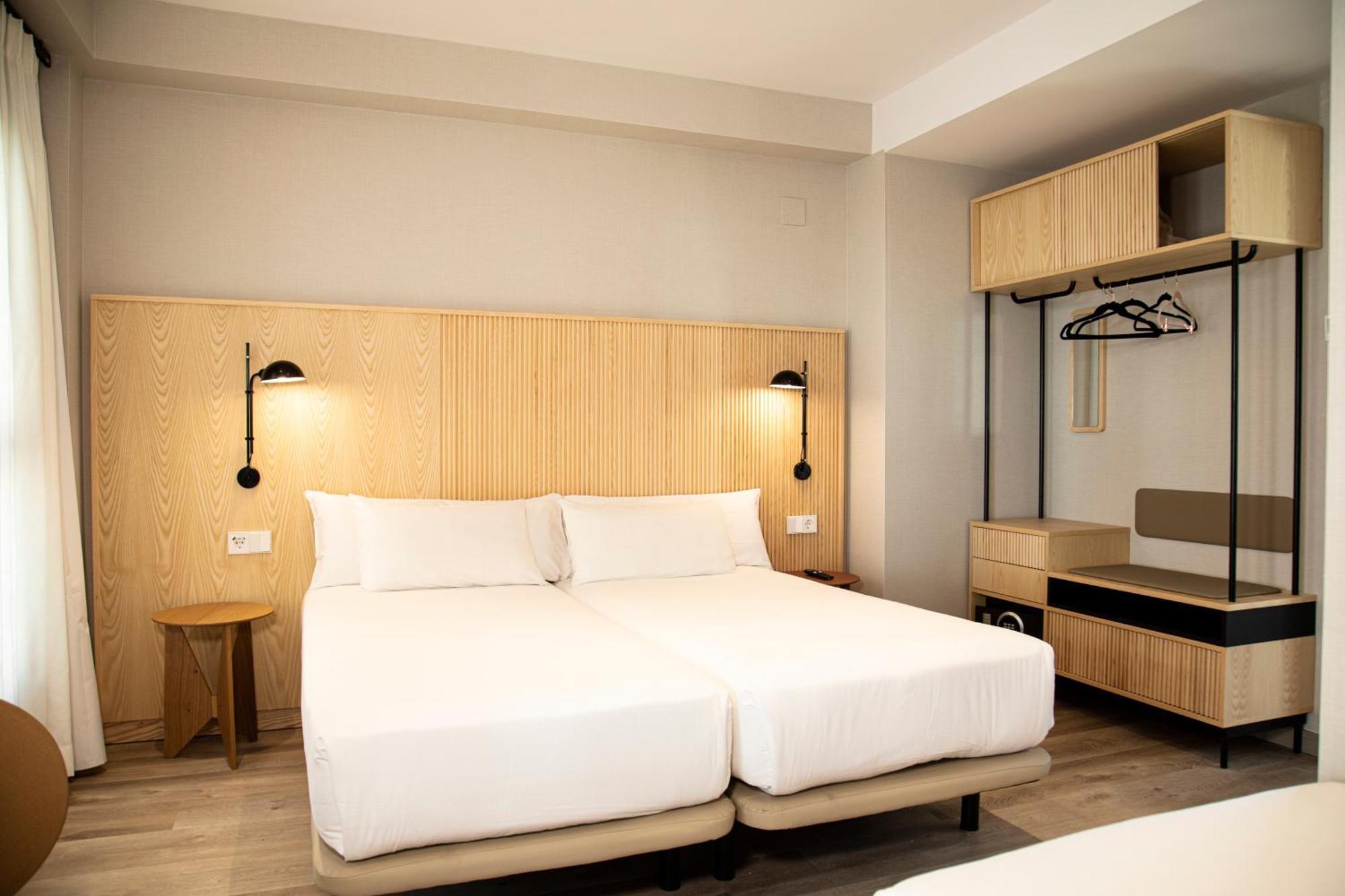 Hotel Dos Rios Origen Аїнса Екстер'єр фото
