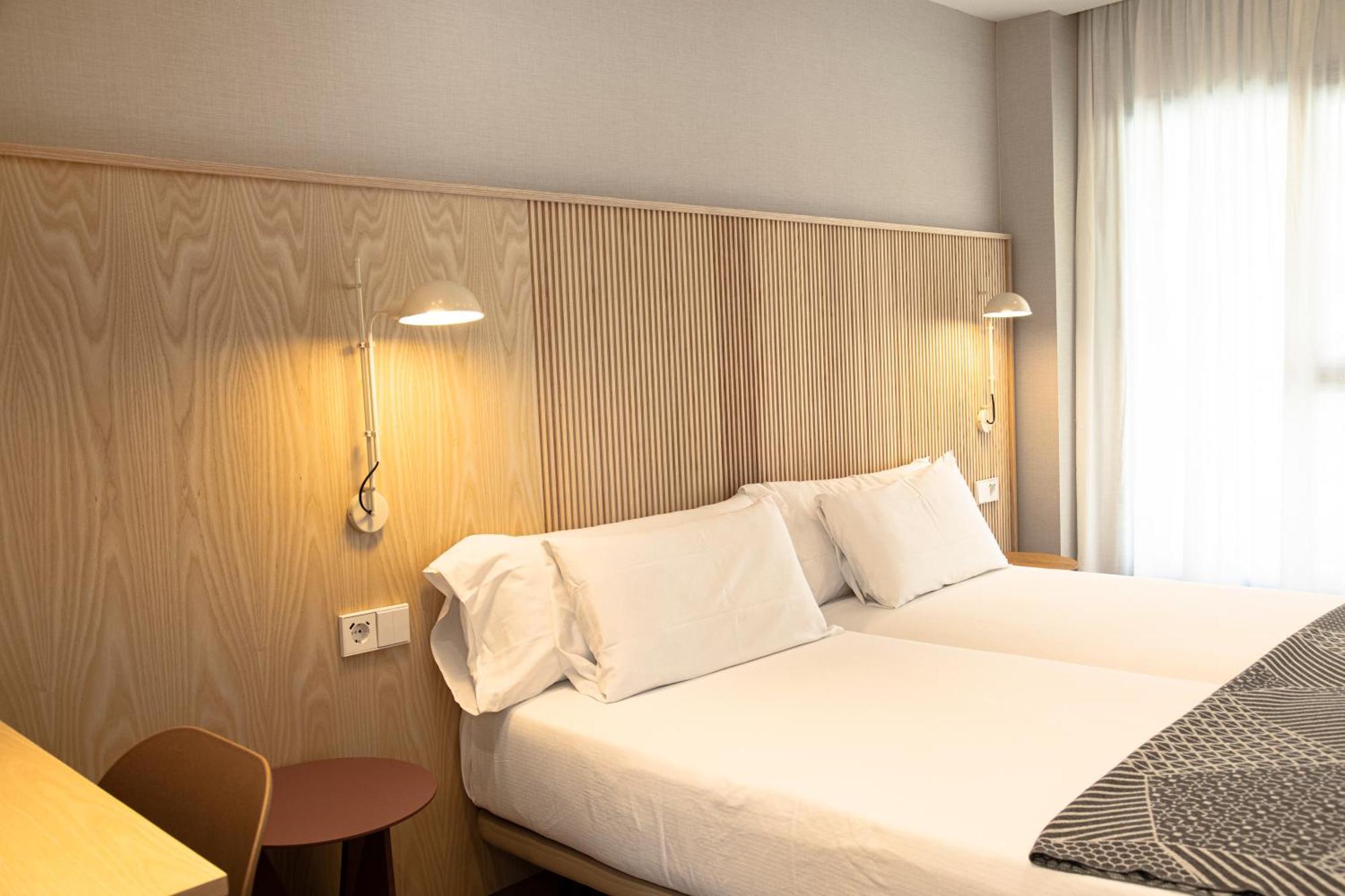 Hotel Dos Rios Origen Аїнса Екстер'єр фото