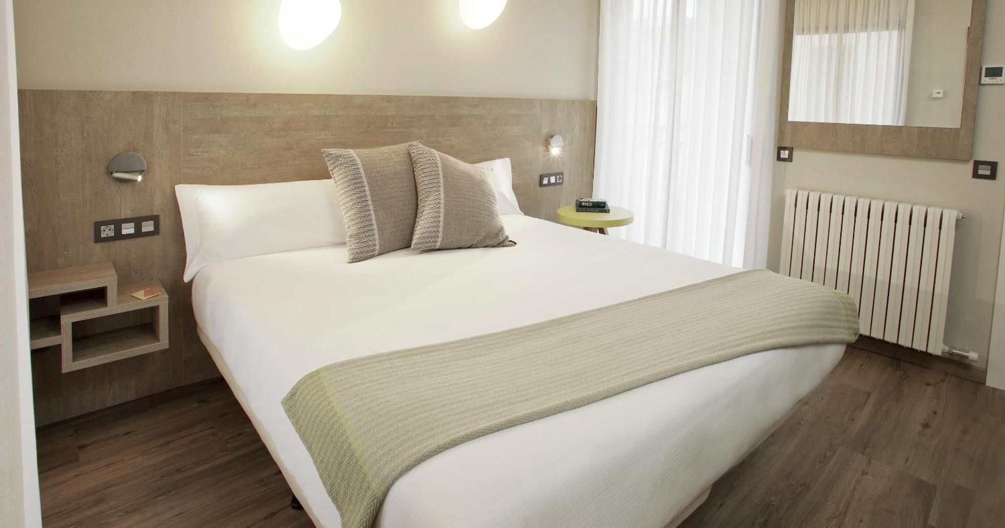 Hotel Dos Rios Origen Аїнса Екстер'єр фото