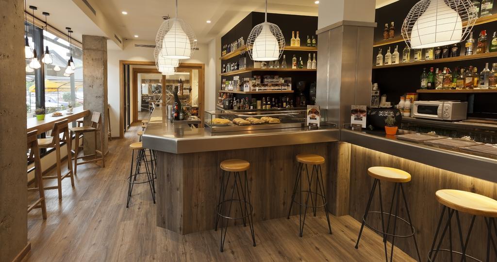 Hotel Dos Rios Origen Аїнса Екстер'єр фото